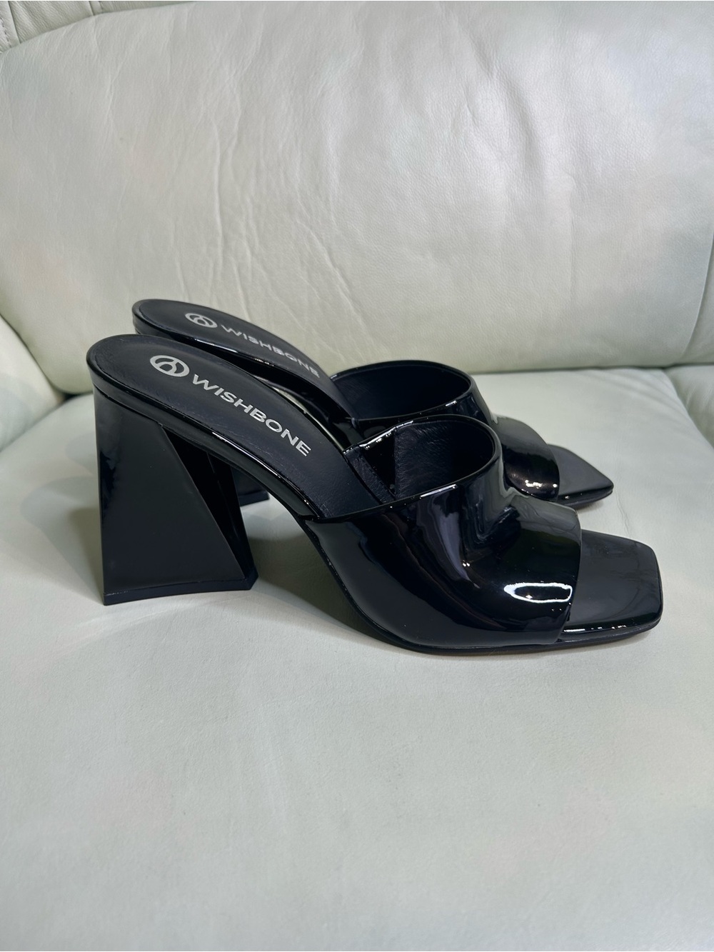 Sleek Black Patent Block Heel Mules - Picture 2 of 8